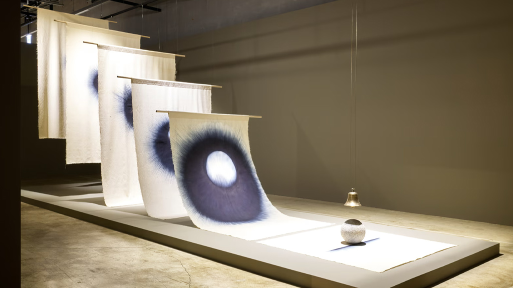 Obras textiles creadas por artistas de Corea e India en la exhibici&oacute;n Hyundai Translocal Series: Entangled & Woven