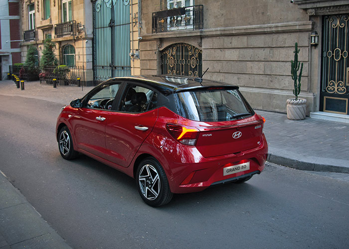 Nuevo Grand i10 HB 2026 vista posterior