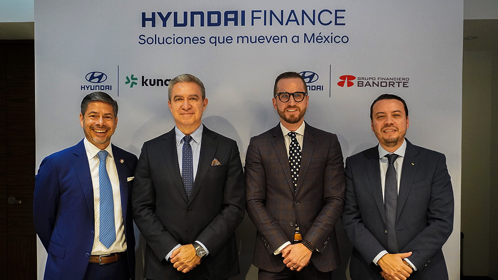 Edgar Carranza, CEO de Hyundai Motor de México, durante el anuncio de la estrategia con Banorte