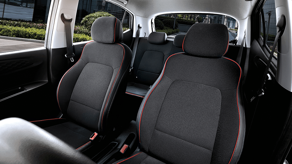 GRAND i10 Hatchback GL TM Negro/Rojo